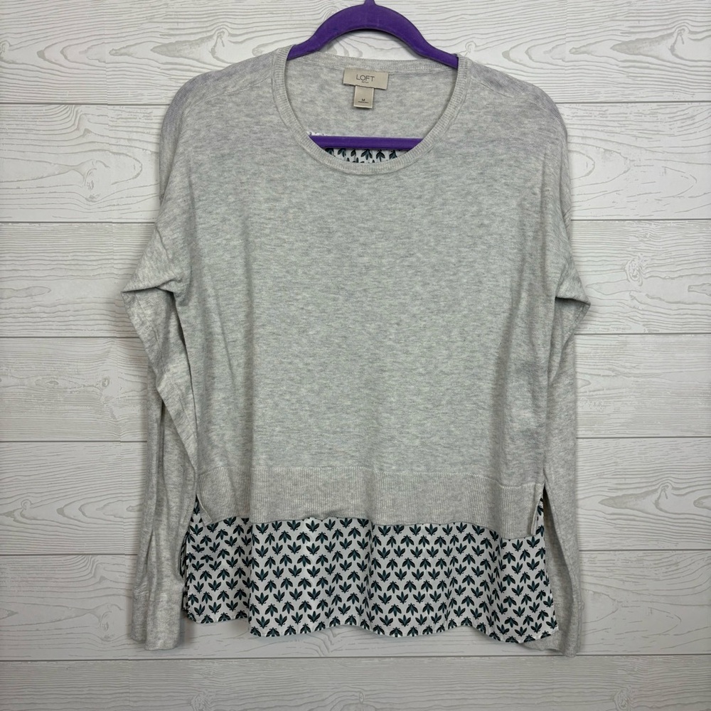 LOFT OUTLET HEATHER GRAY FLORAL BLOUSE SIZE MEDIUM